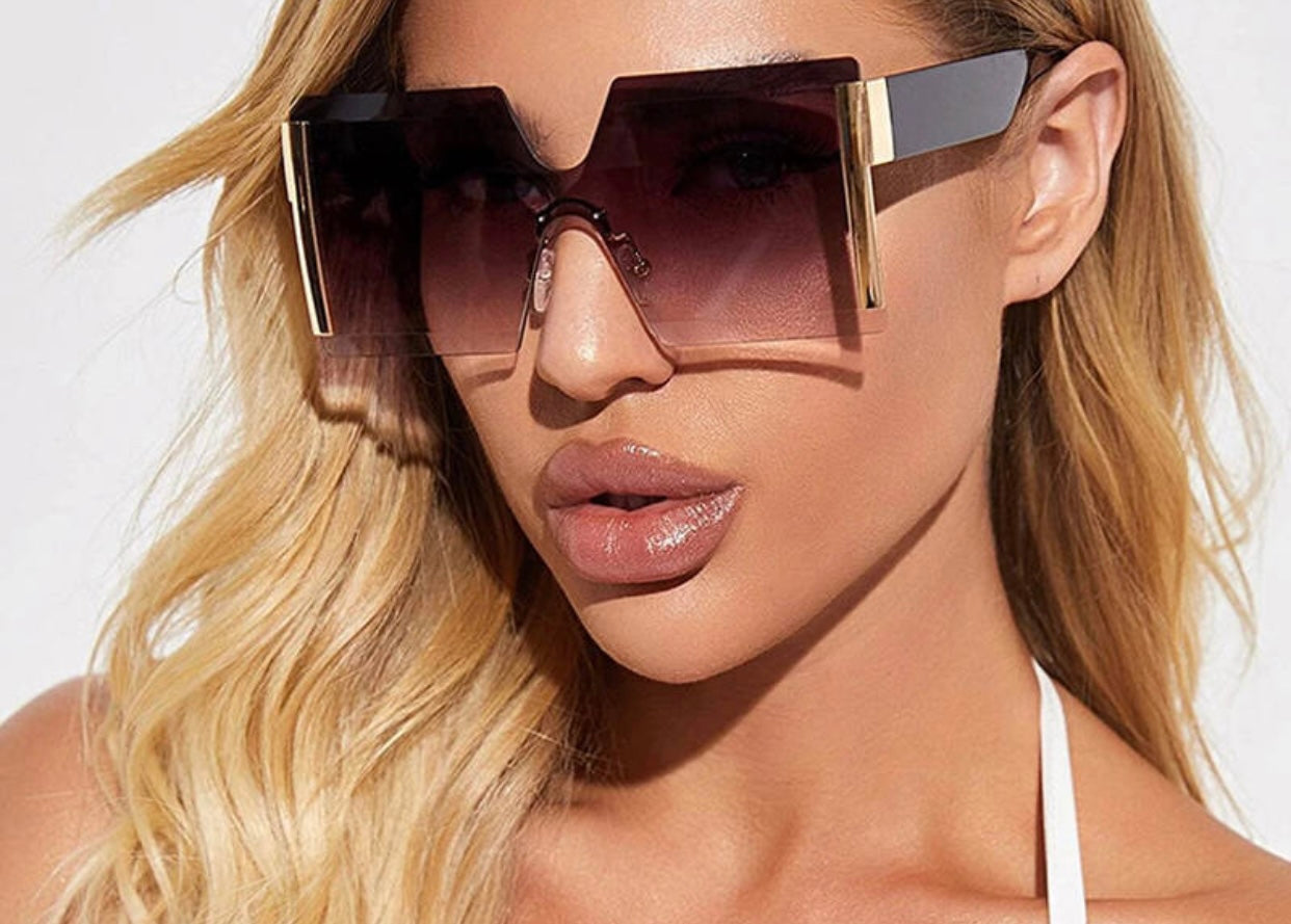 Queens Square Show Stoppers Sunglasses