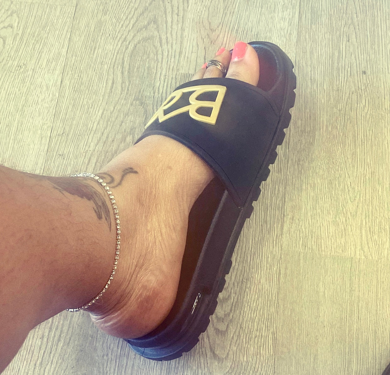 BB&BC Solid Flops 4 Men & Women